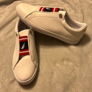 White slip on’s